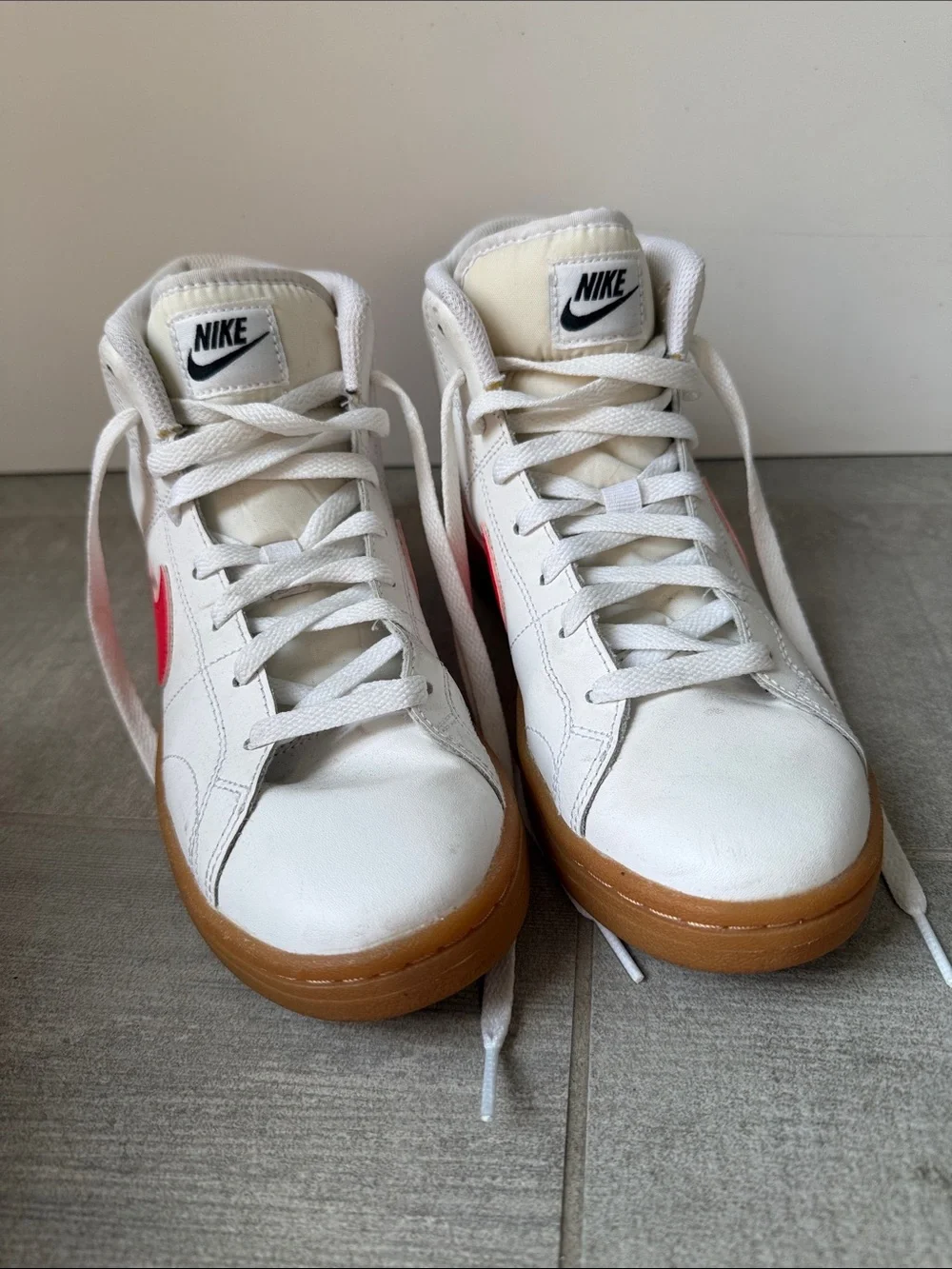 Nike Court Royale 2 Mid White Siren Red Gum W